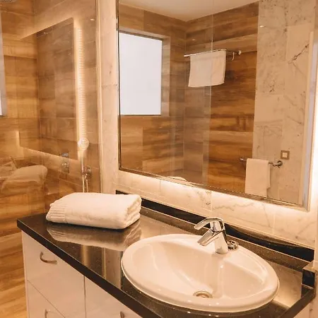 Privada De Lujo Con Piscina, Wabi Sabi فيلة كوراليهو